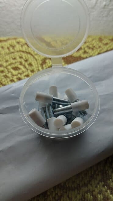 отдам бесплатно даром: Полкодержатель мебельный шкант, 5х23 мм, 16 штук. Отдам за 1 кг — 1