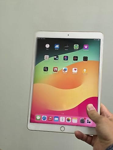Планшеты: Планшет, Apple, 10" - 11", Wi-Fi, Б/у, Классический цвет - Золотой — 1