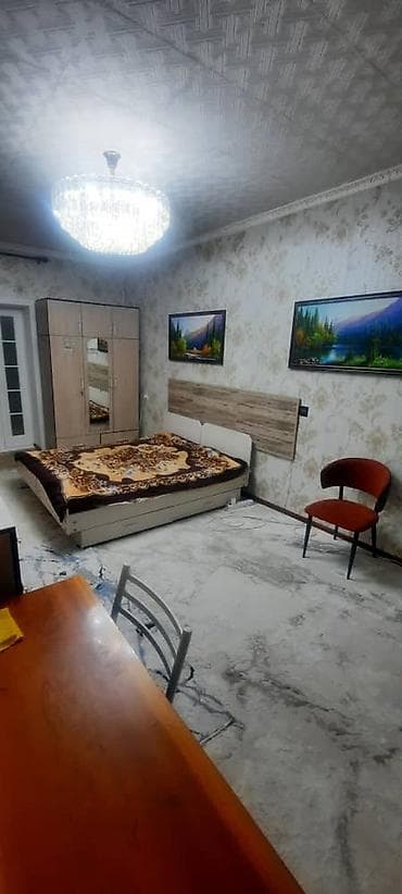 Комнаты: Сдается комната в 4-х комнатной квартире:12000KGS,девушкам или парам — 6