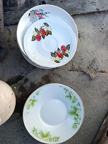 женские свитера с v образным вырезом: Чайные и десертные тарелки — 1