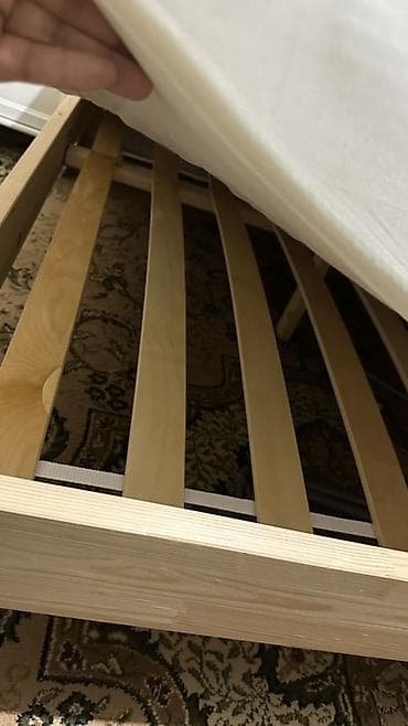 двух яростный кровать бу: Двуспальная кровать из массива сосны с реечным основанием и матрасом — 3