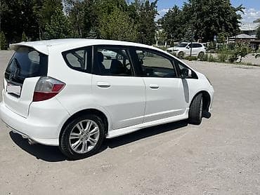 Продажа авто: Honda Fit: 2010 г., 1.5 л, Автомат, Бензин, Хэтчбэк — 3