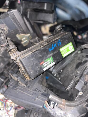 продаю дом: Петли капота Toyota, Б/у, Оригинал — 11