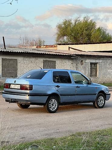 украшения на машину: Volkswagen Vento: 1993 г., 1.8 л, Ручные, Бензин, Седан — 3