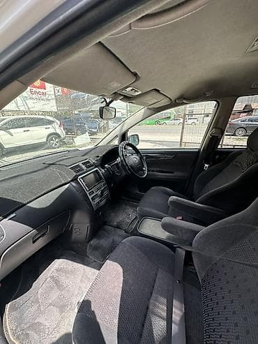 9: Toyota Ipsum: 2004 г., Бензин, Минивэн — 6