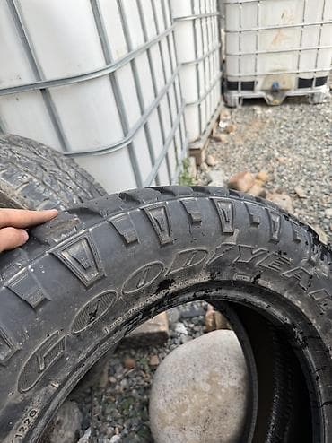 r20: Шины 285 / 60 / R 20, Б/у, Комплект, Внедорожные (АТ/МТ), GoodYear — 3