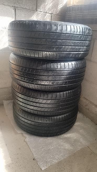 Комплект из 4 летних шин 215/55 R17 94V.Шины шумками,без шумные.Прошу at lalafo.kg Комплект из 4 летних шин 215/55 R17 94V.Шины шумками,без шумные.Прошу
