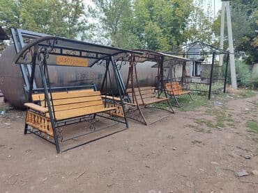 Садовые качели Металл, Со спинкой, С крышей at lalafo.kg Садовые качели Металл, Со спинкой, С крышей