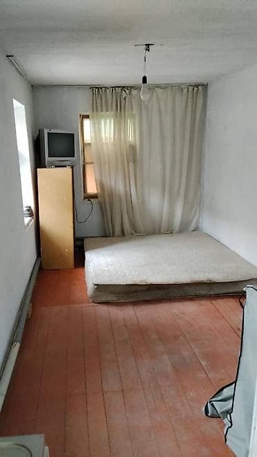 сдаю дом без хозяин: Сдам простое одноэтажное жильё с отдельным входом и крытой — 4