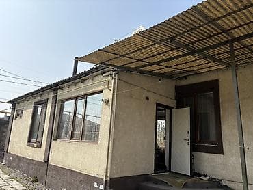 Продаётся одноэтажный частный дом с ограждённым участком. Дом at lalafo.kg Продаётся одноэтажный частный дом с ограждённым участком. Дом