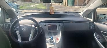 audu a4: Toyota Prius: 2013 г., 1.8 л, Автомат, Гибрид, Хэтчбэк — 8