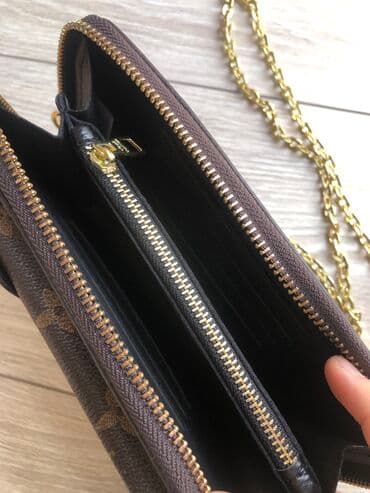 у настоящей женщины должна быть сумка из италии: Классическая сумка, Louis Vuitton, Материал: Комбинированный материал, Водонепроницаемость, Застежка на молнии, Множество карманов, Женские, Новый — 6