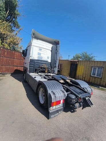 атего 818: Тягач, Mercedes-Benz, 2008 г., Шторный — 4