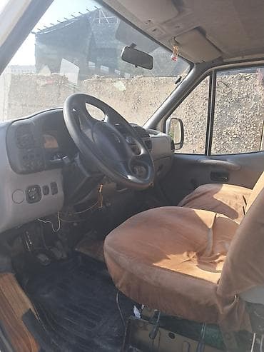 дуга на пикап: Ford Transit фургон (поколение 1990-х), белый, короткая база, низкая — 7
