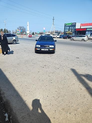 Volkswagen Golf: 1994 г., 1.6 л, Кол менен иштөөчү, Бензин, Хетчбек