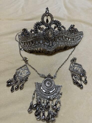 свадебное платье индивидуального пошива: Продаю полный комлект ( тиллакош и к нему аксессуары ),полностью — 3