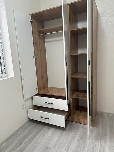 zip lock: Трехдверный платяной шкаф с комбинированной отделкой - Корпус под — 2