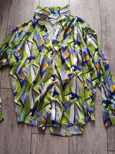 Блузки новые, 3 штуки, размеры 42, L, XL.
цена за 1 шт