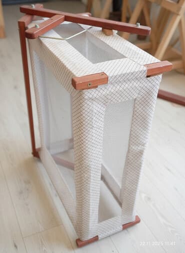 детский столик 3 в 1: Детская кровать трансформер, Б/у, Другой тип — 1