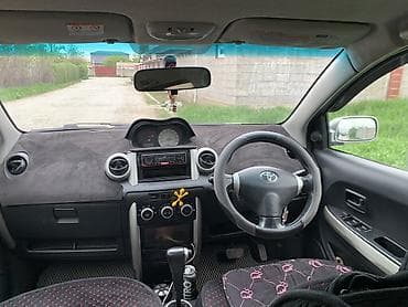 плафон на ист: Toyota Ist: 2003 г., 1.5 л, Автомат, Бензин, Хэтчбэк — 8