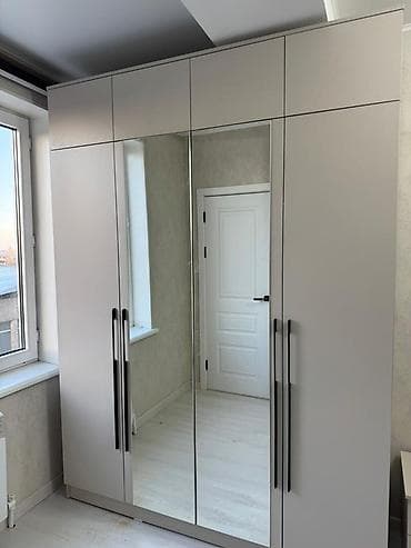 шкафы тумбы: Шкаф-гардероб с антресолями + комплект из двух прикроватных тумб - — 2