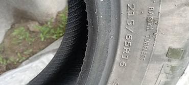 16 lt: Комплект зимних шин 215/65 R16 б/у - Размер: 215/65 R16 (размерность — 4