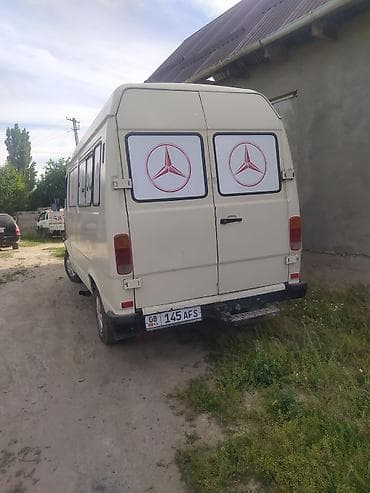 аренда weltmeister: Mercedes-Benz T1: 1991 г., Механика, Фургон — 2