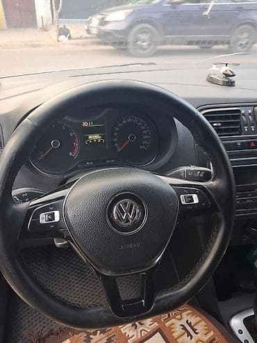 Продажа авто: Volkswagen Polo: 2018 г., 1.6 л, Бензин, Седан — 6