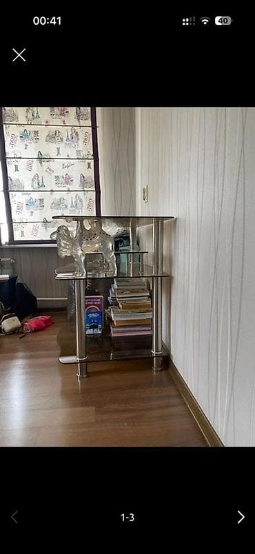 Столы: Стеклянный журнальный/тв-столик с полками. - Материал: закалённое — 2