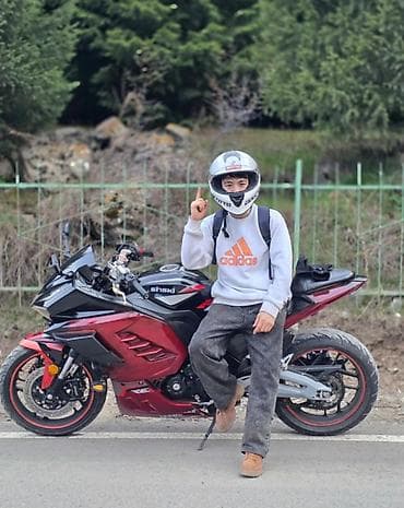 Спортбайк Ducati, 400 куб. см, Бензин, Взрослый, Б/у at lalafo.kg Спортбайк Ducati, 400 куб. см, Бензин, Взрослый, Б/у