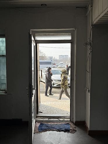 Чуй\Бейшеналиева Ошский рынок Сдается коммерческое помещение