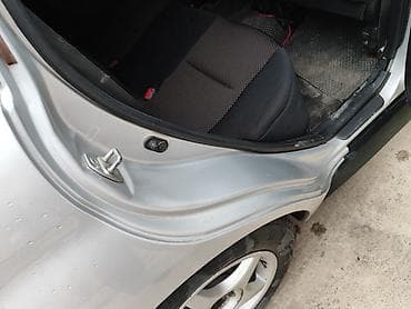 subaru forester 2001: Toyota ist: 2003 г., 1.5 л, Автомат, Бензин, Хэтчбэк — 7