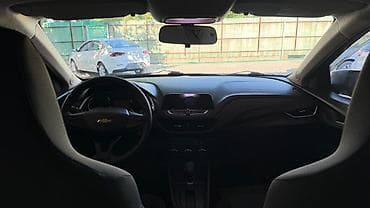 Chevrolet Onix: 2020 г., 1 л, Автомат, Бензин, Седан — 6
