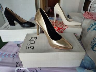 Продаются новые туфли золотистые. Черных и белых уже нет. Турция