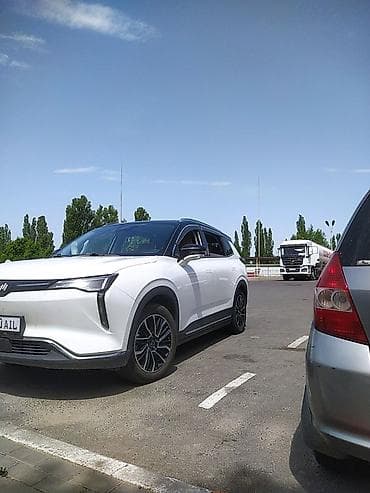 глушител bmw: Weltmeister W6, 2022 г. — 2