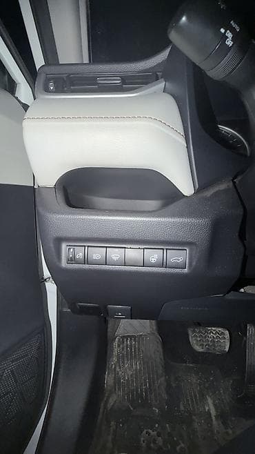 rexton 2020: Toyota RAV4: 2021 г., 2.5 л, Автомат, Бензин, Кроссовер — 5