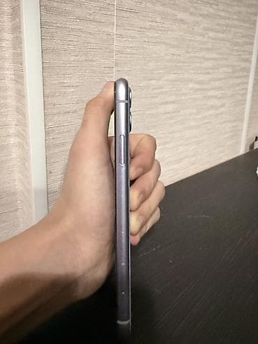 i3 4: IPhone 11, 100 % — 5