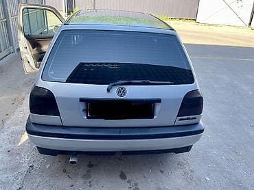 капот 07: Volkswagen Golf: 1994 г., 1.6 л, Ручные, Хэтчбэк — 2