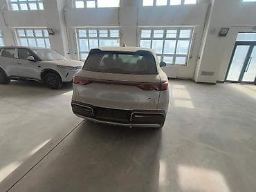 nio et9: BYD Yuan Up: 2025 г., Автомат, Электромобиль, Кроссовер — 4