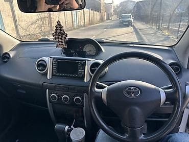 corolla 2004: Toyota Ist: 2003 г., 1.3 л, Автомат, Бензин, Хэтчбэк — 6