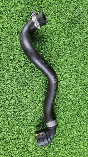 блок предохранителей: Патрубок 6421 6 918 912 Е53 х5 дорест . М62 V8. Год 2001. В — 6