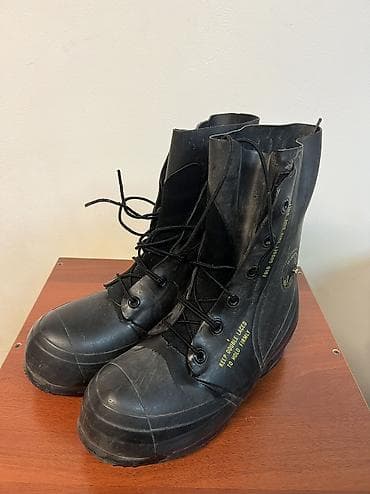 Үлпөт көйнөктөрү жана аксессуарлар: Резиновые защитные сапоги с шнуровкой (военный тип, США) - Материал — 2