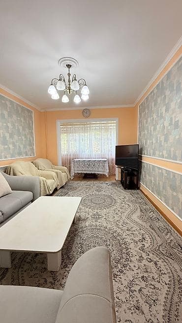 квартира 8 мкрн: 3 комнаты, 70 м², 105 серия, 4 этаж, Косметический ремонт — 3