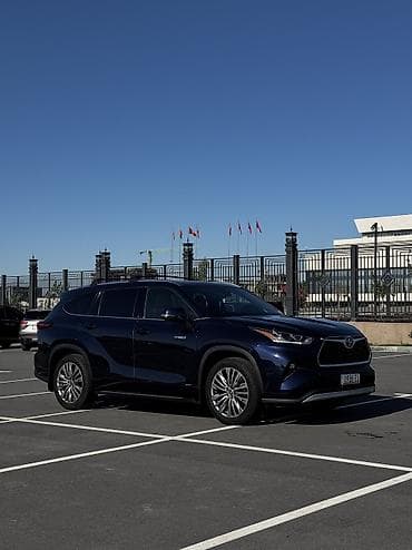Toyota Highlander: 2021 г., 2.5 л, Автомат, Гибрид, Внедорожник — 4
