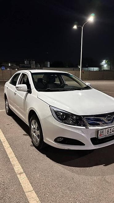 BYD E5: 2017 г., Автомат, Электромобиль, Седан