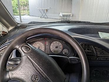 Volkswagen Sharan: 1995 г., 2 л, Механика, Бензин, Минивэн — 6