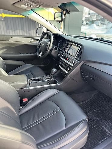 step 2: Hyundai Sonata: 2017 г., 2 л, Автомат, Газ, Седан — 10