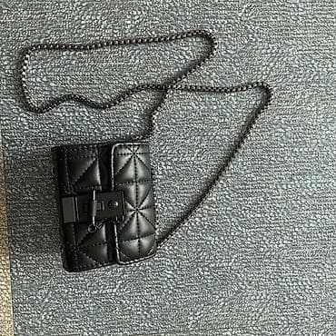 черная сумка клатч: Компактная женская сумка на цепочке, черная. - Формат — 1