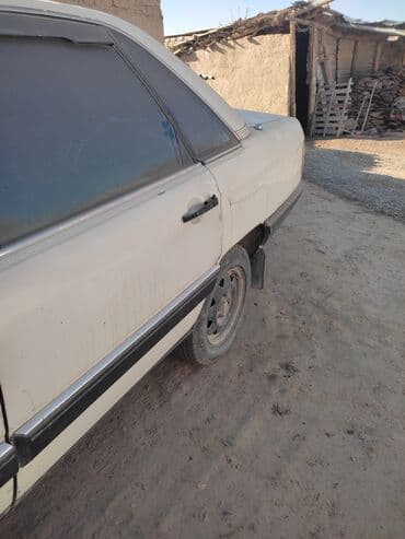 бампер митсубиси спейс стар: Audi 100: 1986 г., 1.8 л — 7