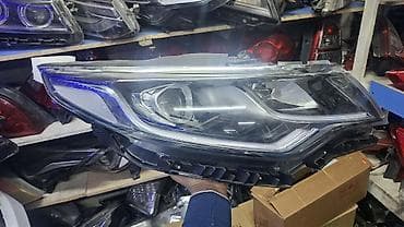 Передняя левая фара Toyota Оригинал